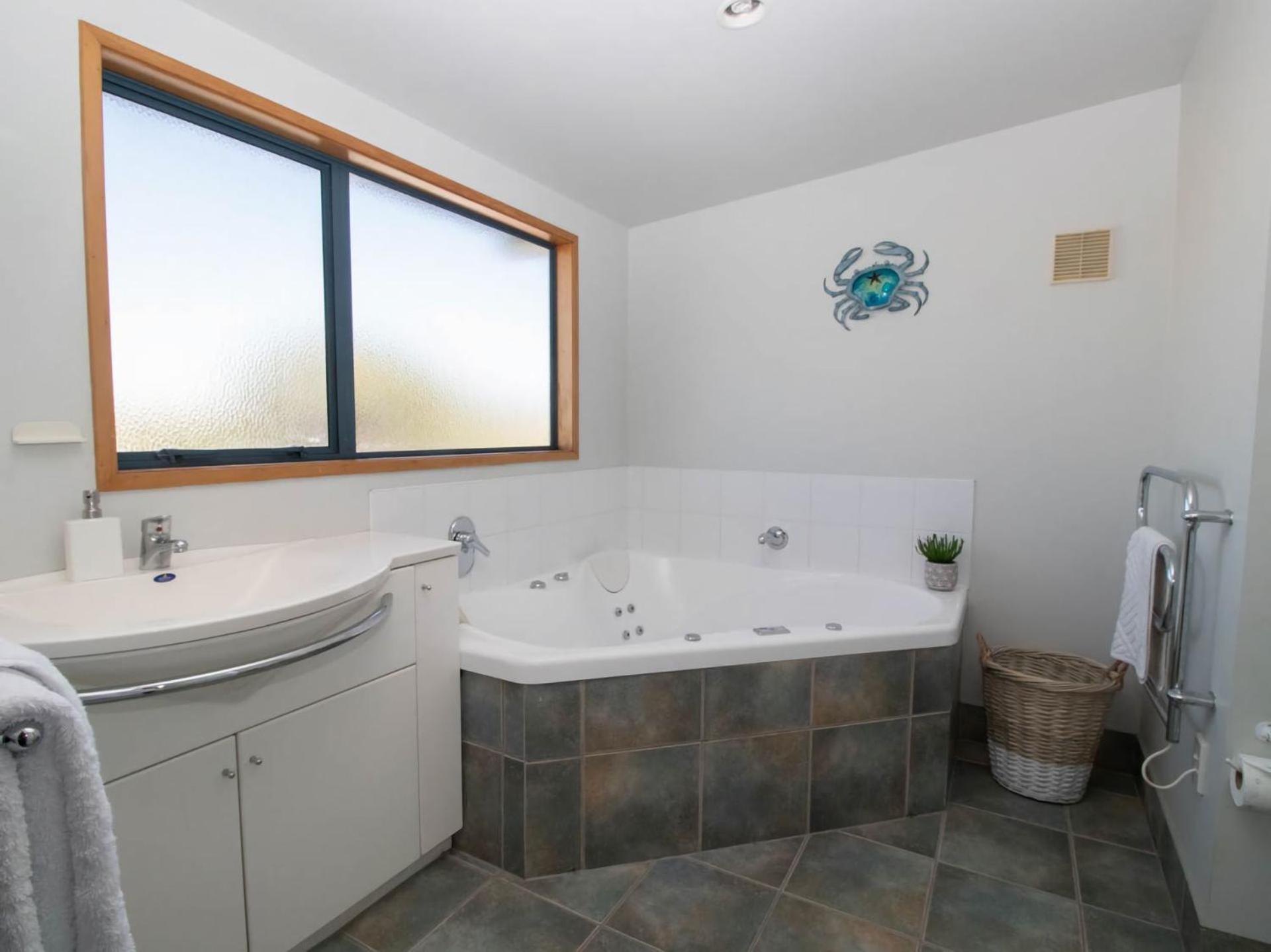 Beachfront Bliss On Wanaka Terrace Support Local Villa นิวพลีมัธ ภายนอก รูปภาพ
