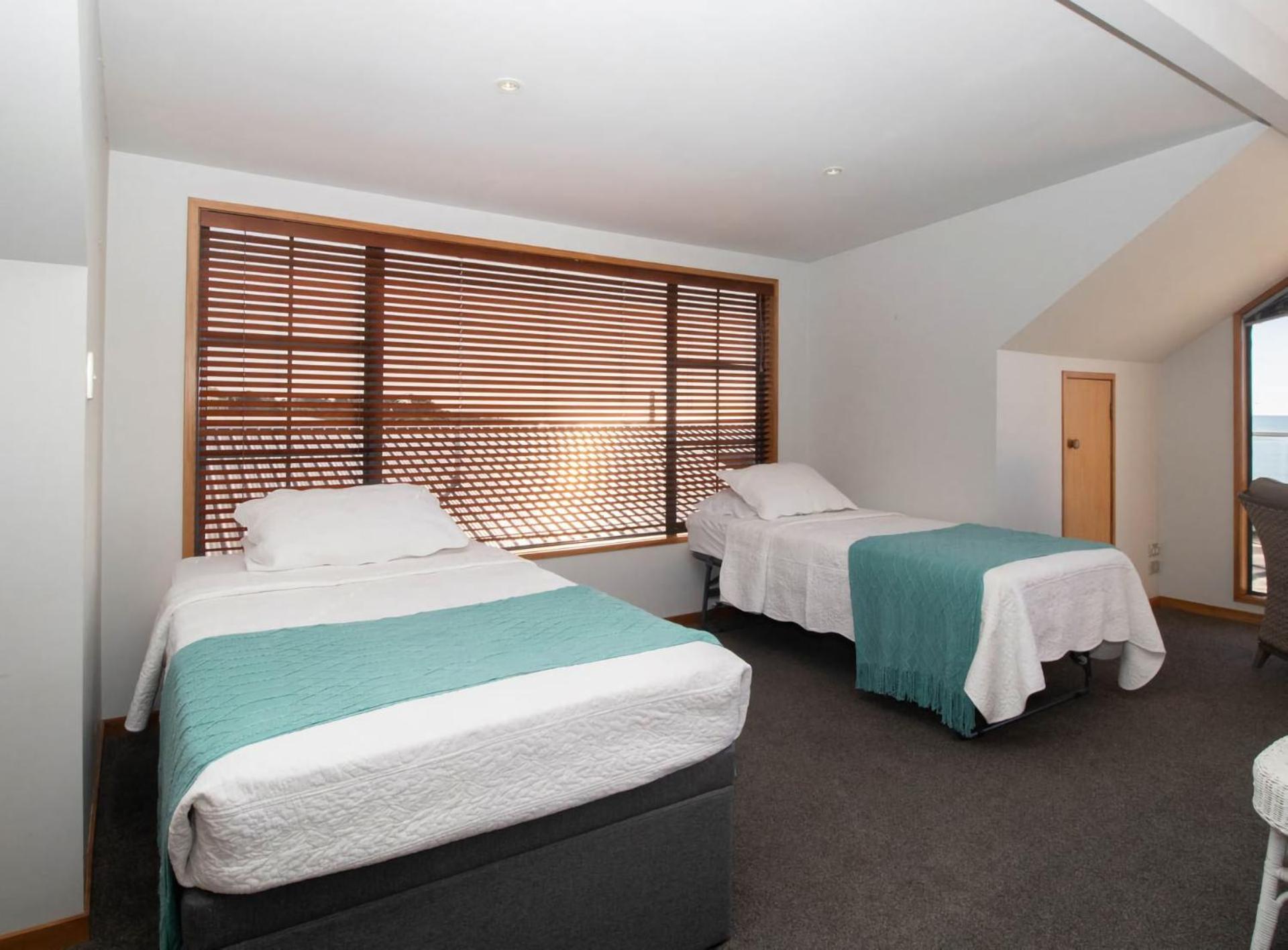 Beachfront Bliss On Wanaka Terrace Support Local Villa นิวพลีมัธ ภายนอก รูปภาพ