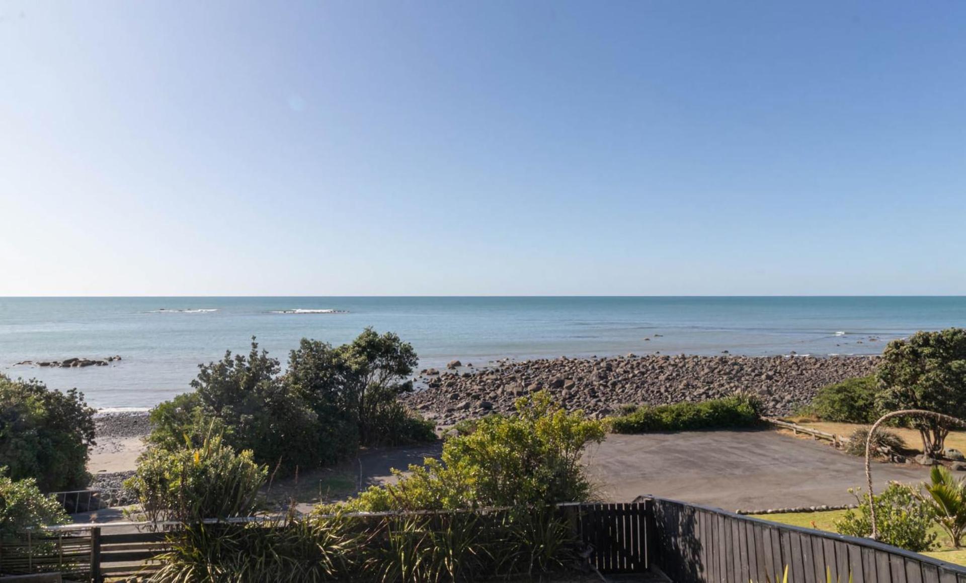 Beachfront Bliss On Wanaka Terrace Support Local Villa นิวพลีมัธ ภายนอก รูปภาพ