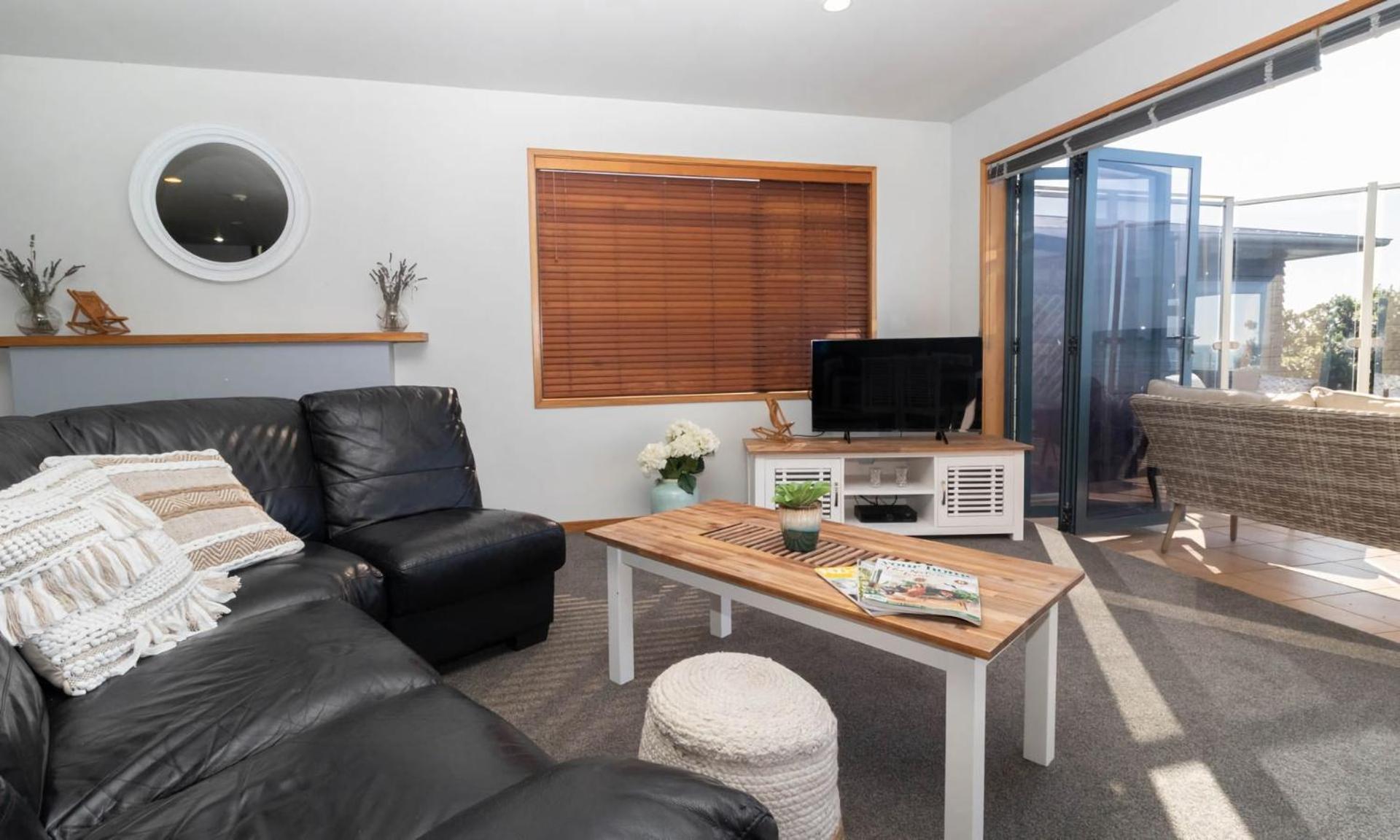 Beachfront Bliss On Wanaka Terrace Support Local Villa นิวพลีมัธ ภายนอก รูปภาพ